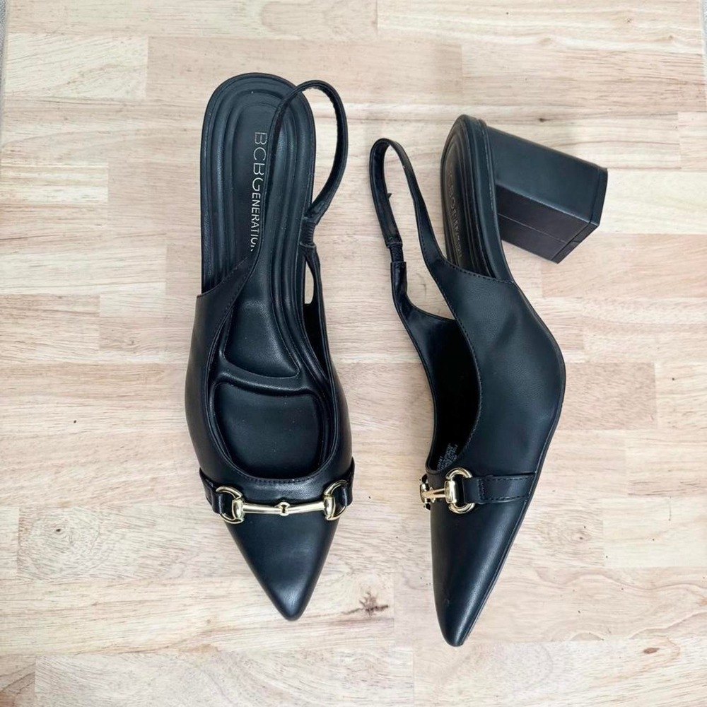 Black pointed slingback heel gold horse bit buckle size 10 block kitten BCBG